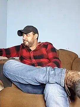 Snapshot of friendsloversex chatting on February 8, 8:10 pm friendsloversex online show from February 8, 8:10 pm