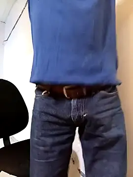 Snapshot of friendsloversex chatting on September 17, 6:42 pm friendsloversex online show from September 17, 6:42 pm