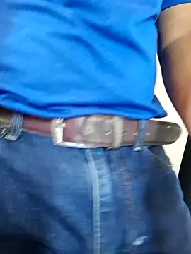 Snapshot of friendsloversex chatting on October 1, 3:18 pm friendsloversex online show from October 1, 3:18 pm