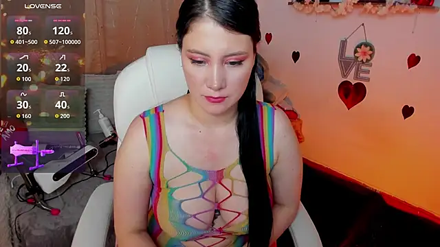 Snapshot of allison-sweet1 chatting on April 22, 4:37 am allison-sweet1 online show from April 22, 4:37 am