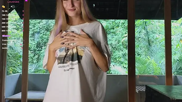 adele lyv online show from February 12, 9:10 am