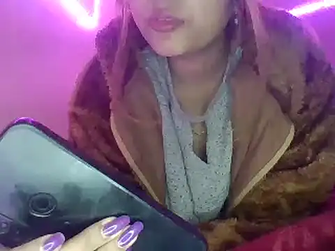 Snapshot of your_Shanvi chatting on December 19, 4:57 pm your Shanvi online show from December 19, 4:57 pm