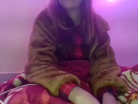 Snapshot of your_Shanvi chatting on December 25, 5:26 pm your Shanvi online show from December 25, 5:26 pm