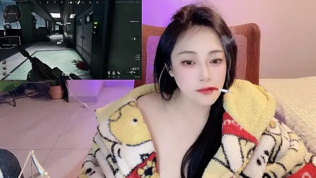 Snapshot of Daisy-77 chatting on April 18, 7:07 pm Daisy-77 online show from April 18, 7:07 pm
