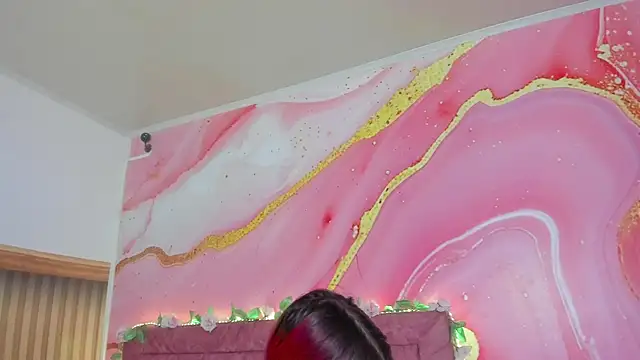 Daisy  rose online show from April 18, 3:10 am