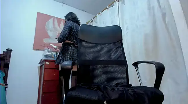 misstresbigcockts online show from March 11, 1:37 am