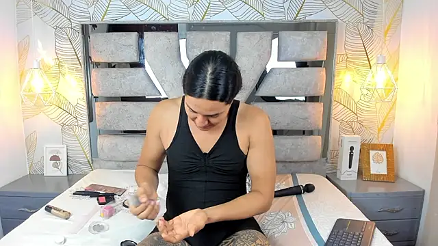 Alison Chan  online show from February 14, 2:25 pm