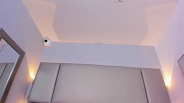 tifanyhills  online show from January 10, 1:42 am