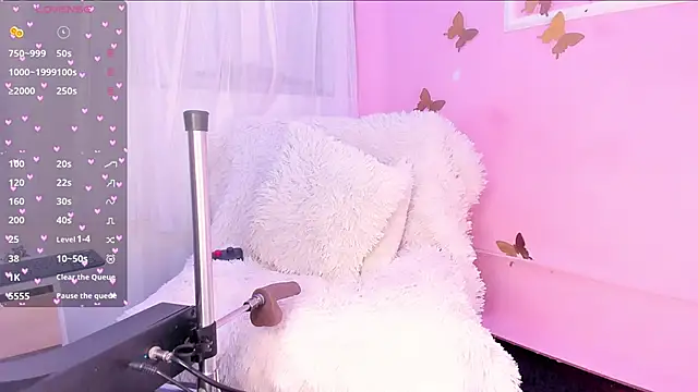 Snapshot of Alba_Olimpo chatting on February 4, 4:05 am Alba Olimpo online show from February 4, 4:05 am