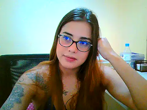 maliamiller online show from February 13, 7:59 am