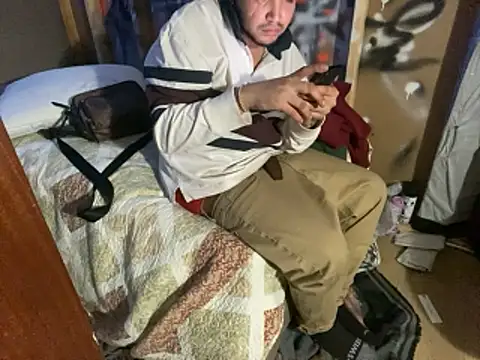 Snapshot of KeptupHack chatting on December 15, 5:34 am KeptupHack online show from December 15, 5:34 am