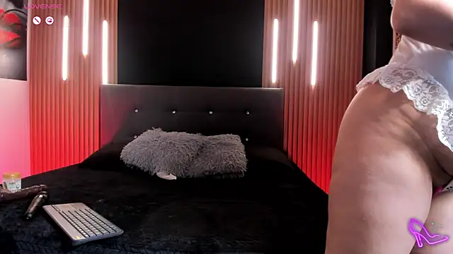 FelinaJohnson online show from April 10, 8:02 pm