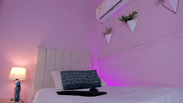  bianca 18 online show from February 13, 8:45 pm