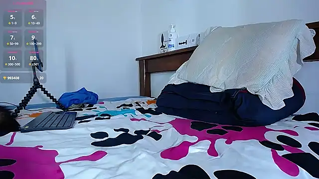 diamond black00 online show from April 4, 9:56 pm