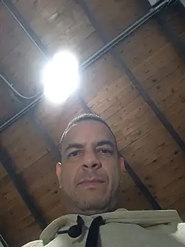 latinmartin73 online show from February 3, 2:53 am