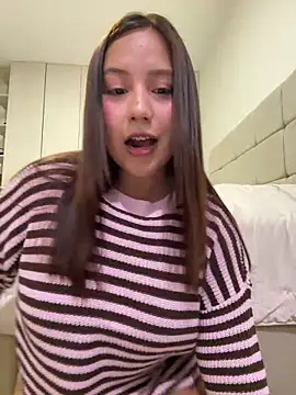 Snapshot of kittyfresita chatting on May 6, 2:51 am kittyfresita online show from May 6, 2:51 am