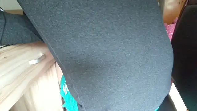 huzi518 online show from April 5, 5:26 am