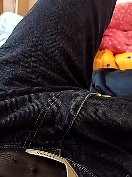 huzi518 online show from April 12, 8:30 am