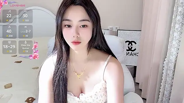 Caitlyn   online show from February 11, 2:35 pm