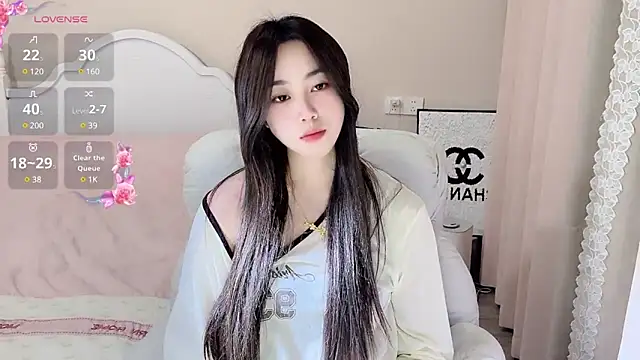 Caitlyn   online show from March 4, 2:32 pm