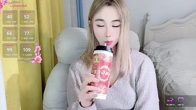 Caitlyn   online show from October 8, 11:30 am