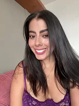 Snapshot of DakotaShelby chatting on May 2, 8:25 pm DakotaShelby online show from May 2, 8:25 pm