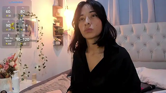 savagequeenbee7 online show from December 5, 1:28 pm