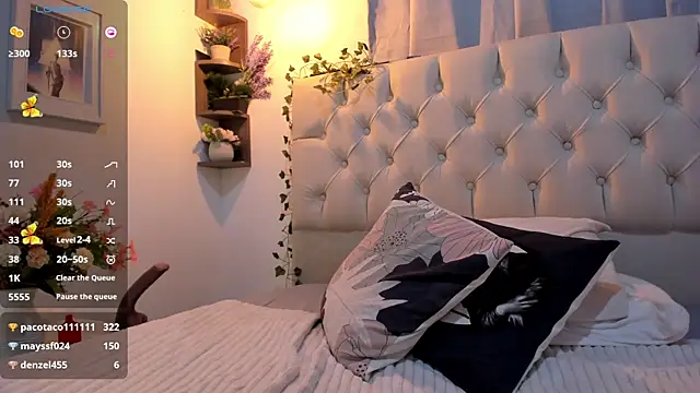 savagequeenbee7 online show from December 24, 7:39 am