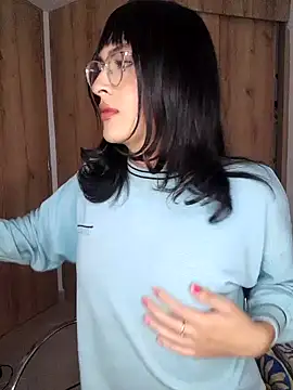 Snapshot of Kiitygirl chatting on December 3, 12:13 am Kiitygirl online show from December 3, 12:13 am