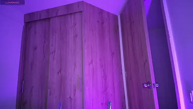 Snapshot of Kiitygirl chatting on February 21, 11:43 pm Kiitygirl online show from February 21, 11:43 pm