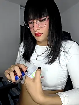 Snapshot of Kiitygirl chatting on October 30, 3:30 am Kiitygirl online show from October 30, 3:30 am