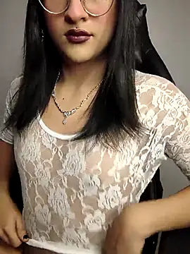 Snapshot of Kiitygirl chatting on November 7, 2:33 am Kiitygirl online show from November 7, 2:33 am