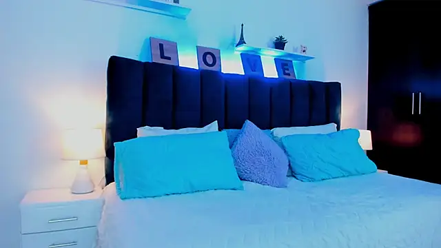 Mia brunette26 online show from January 18, 2:25 am