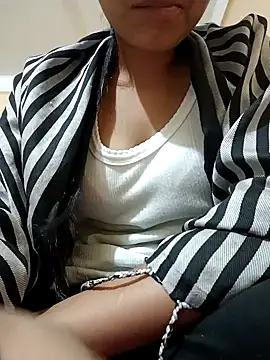 Snapshot of Sanaya_7 chatting on December 21, 9:23 am Sanaya 7 online show from December 21, 9:23 am