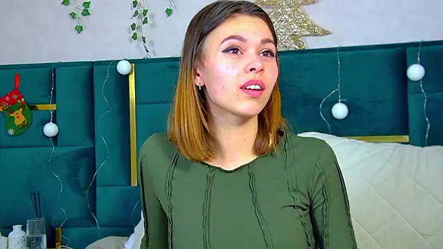 Snapshot of PollyLanders chatting on December 27, 1:00 am PollyLanders online show from December 27, 1:00 am