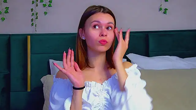 Snapshot of PollyLanders chatting on March 1, 6:21 pm PollyLanders online show from March 1, 6:21 pm