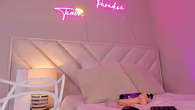 Snapshot of dani_skinny_ chatting on February 13, 9:49 pm dani skinny online show from February 13, 9:49 pm