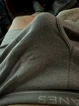 Snapshot of jrizz215 chatting on October 23, 6:50 pm jrizz215 online show from October 23, 6:50 pm