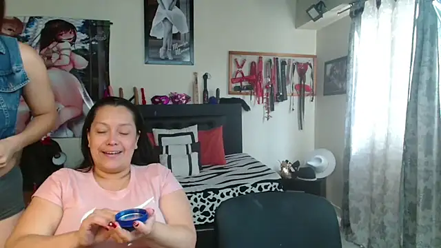 Snapshot of Marilynselxoveanalhard chatting on June 10, 1:32 pm Marilynselxoveanalhard online show from June 10, 1:32 pm