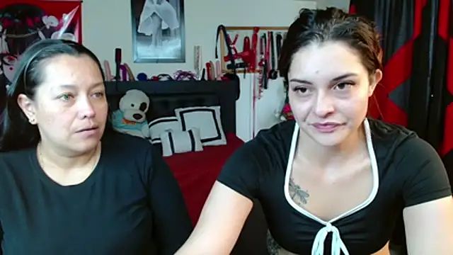 Snapshot of Marilynselxoveanalhard chatting on June 26, 1:48 pm Marilynselxoveanalhard online show from June 26, 1:48 pm