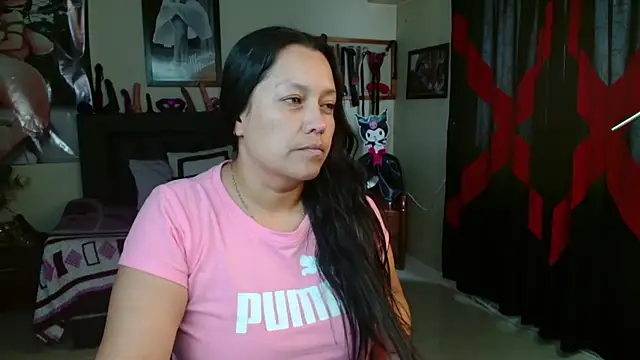 Snapshot of Marilynselxoveanalhard chatting on July 8, 1:37 pm Marilynselxoveanalhard online show from July 8, 1:37 pm
