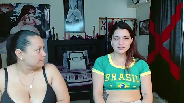 Snapshot of Marilynselxoveanalhard chatting on July 17, 1:40 pm Marilynselxoveanalhard online show from July 17, 1:40 pm