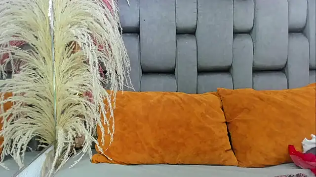 JESSYCORTES online show from March 15, 3:45 am