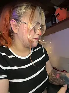 SophiaWeestt99 online show from April 7, 3:51 am