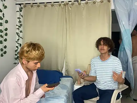 Snapshot of Tommyfoxboy chatting on January 15, 9:30 pm Tommyfoxboy online show from January 15, 9:30 pm