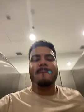 thiagowes online show from April 19, 4:28 pm