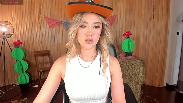 Snapshot of RebeccaHudson chatting on July 3, 7:31 pm RebeccaHudson online show from July 3, 7:31 pm