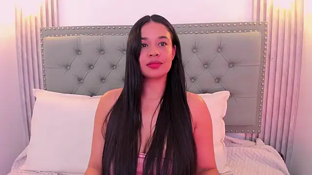 Snapshot of Aitana98_ chatting on February 4, 7:18 am Aitana98  online show from February 4, 7:18 am