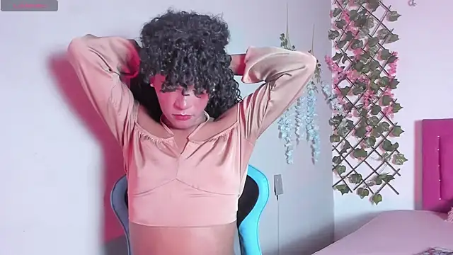 Snapshot of alexaa_cutee chatting on January 10, 2:35 am alexaa cutee online show from January 10, 2:35 am