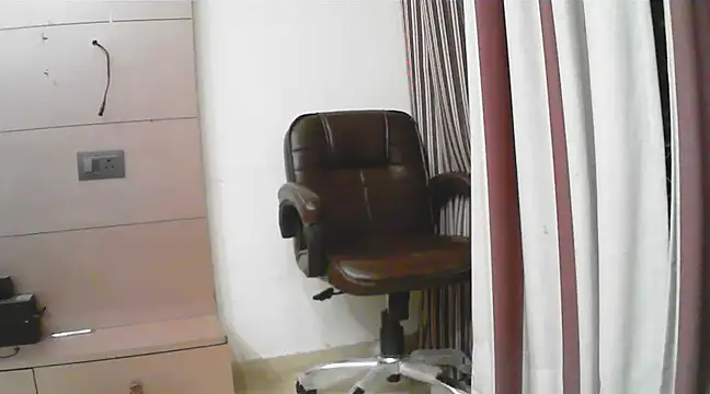 Snapshot of collage_hoty chatting on March 21, 4:40 pm collage hoty online show from March 21, 4:40 pm